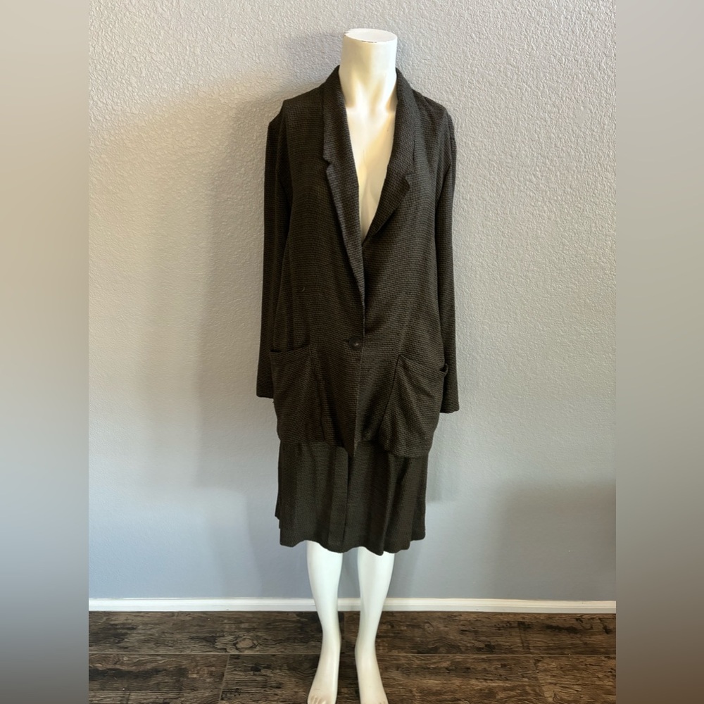 Norton & Company Women’s 2 piece Green/Black Suit-12